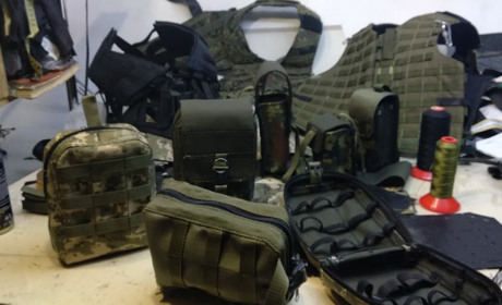 Золотоніські майстри продовжують споряджати військо