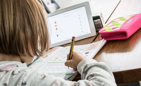 Школярі окупованої Сватівської громади зможуть далі отримувати українську освіту: яким чином