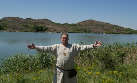 Переселенець з Маріуполя навчає охочих у Переяславі працювати з грантами