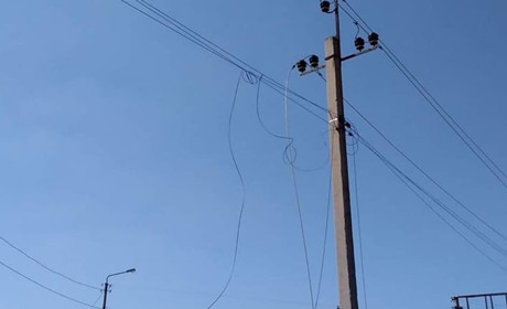 Бригада енергетиків потрапила під обстріл під час ремонтних робіт у Торецькій громаді