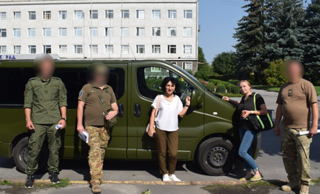 Флешмоб "Тридцятка для трицятки", аукціони та багато іншого: волонтери придбали автівку для 30 ОМБр