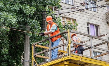 За тиждень на Донеччині відновлено електропостачання понад 46 тисячам родин. Скільки у Торецьку