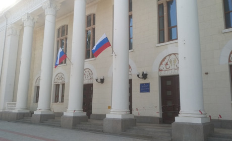 У Новій Каховці спалили прапор РФ