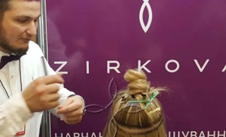 Корекція нарощеного волосся на стрічках