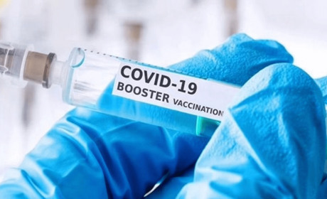 Бустерна доза COVID-вакцини: чим відрізняється від додаткової та коли її варто отримати
