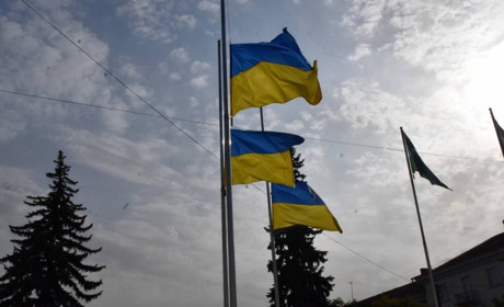 Як в Україні й Чернігові зокрема затверджували державний прапор