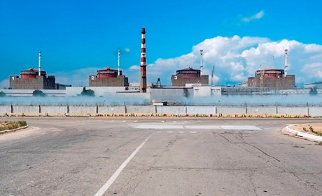 Загарбники обстрілами підняли радіаційну хмару над Енергодаром