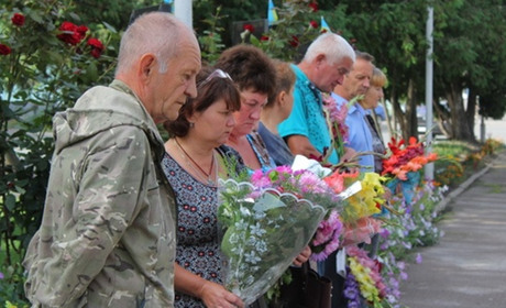 У Мені вшанували пам'ять трьох учасників антитерористичної операції