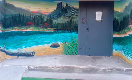 Художник в Южному розписав під’їзд будинку (ФОТО)