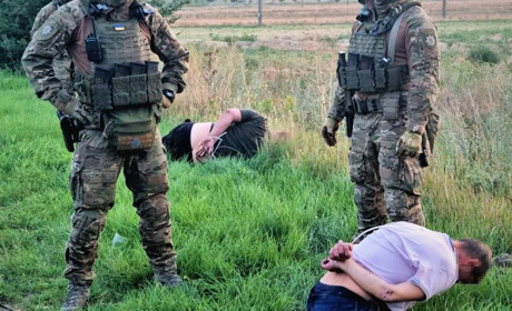 Одягали мішки на голову та катували: на Одещині затримали банду розбійників