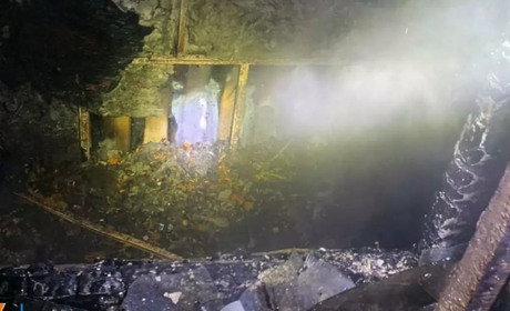 У Жовтих Водах зайнявся балкон і вигоріла квартира на першому поверсі. Відео