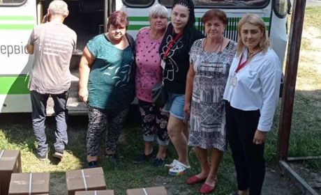 В Кураховому видають гумдопомогу вразливим групам населення. Де отримати свій продуктовий набір