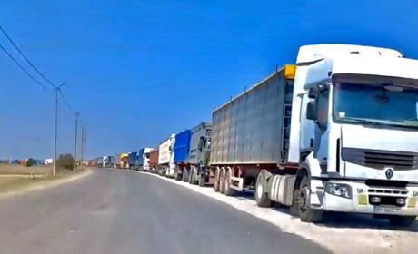 Росіяни продовжують красти зерно у Бердянську