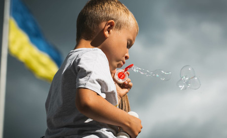 БФ “Діти Героїв” допомагає дітям, які втратили одного або обох батьків