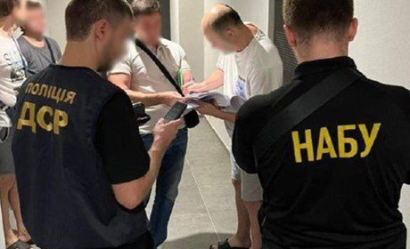 Тимчасового директора порту “Южний” підозрюють у виплаті завищеної заробітної плати