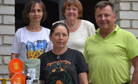 Цілющі продукти для військових передала волонтерам з Южноукраїнська родина з унікальним досвідом