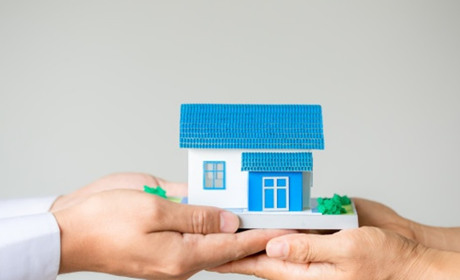 Для тих, хто прихистив переселенців, збільшують місячні виплати