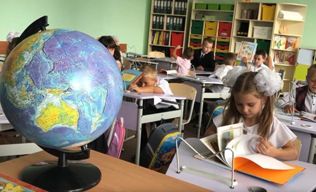 По всій так званій "днр" онлайн, а у нас — за партами. Як пройшло 1 вересня в окупованій Волновасі