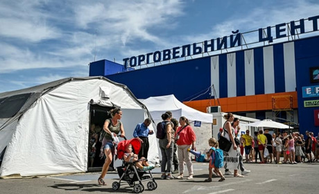 Як біженців з Херсонщини зустрічають у Запоріжжі