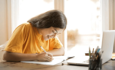 Мінцифри запустило освітні курси для школярів і студентів