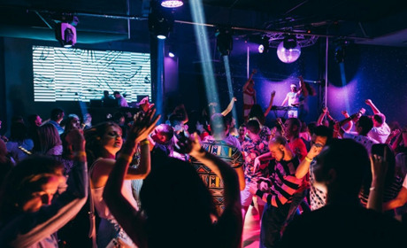 На Одещині почали виявляти більше закладів відпочинку, які працюють у комендантську годину