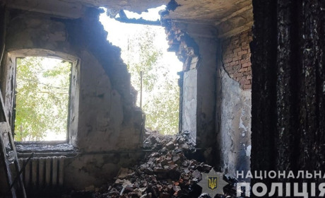 Ворог знову стріляв по Гуляйполю: пошкоджено дахи, вікна та стіни будинків