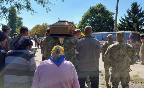 Первомайщина попрощалася з Героєм Сергієм Євпаком: світла пам'ять