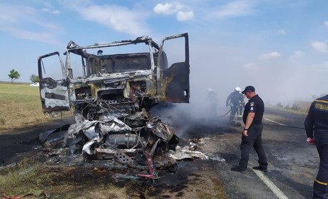Страшна аварія на Одещині: в палаючому авто загинув батько та його дворічний син