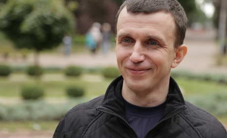 Донати на пальне за безкоштовну екскурсію містом: Валерій Воробей у проєкті “Життя в облозі"