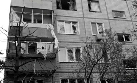 Російська армія вночі обстріляла житловий квартал Нікополя: поранено трьох мешканців