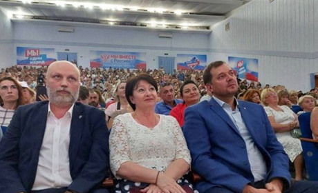 Мелітопольському колабораційному керівництву заборонили виїзд у Крим