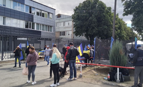 На "Юнайтед Табако" у Жовтих Водах вирізали обладнання та вилучили продукцію