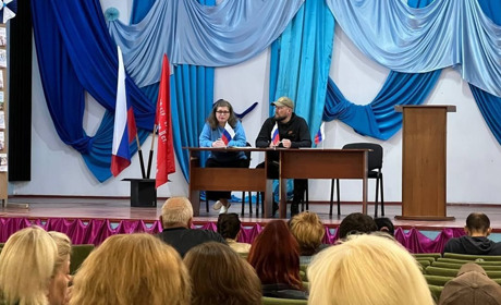 З продавчинь ковбасою - у керівниці "податкової": кар'єрний злет колаборантки з Голої Пристані