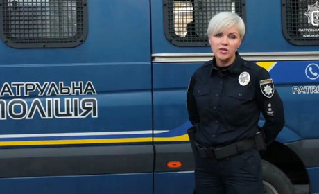Продовження історії із затриманням жінки у маршрутці: що знайшли в її телефоні поліцейські