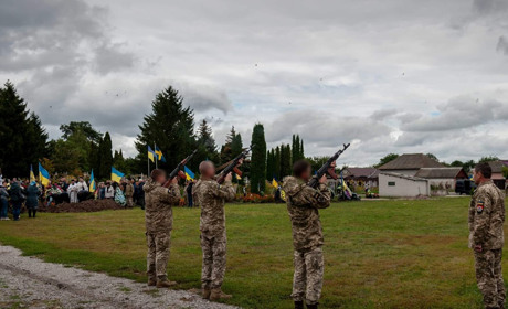 Ніжинці попрощалися з Героєм - старшим солдатом Григоренком Артемом