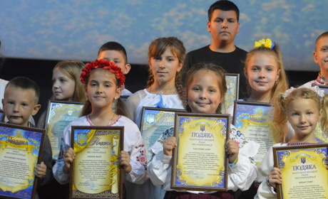 "Вони вигадали 1000 і 1 спосіб, як допомагати ЗСУ": у Балті вручили подяки дітям-волонтерам