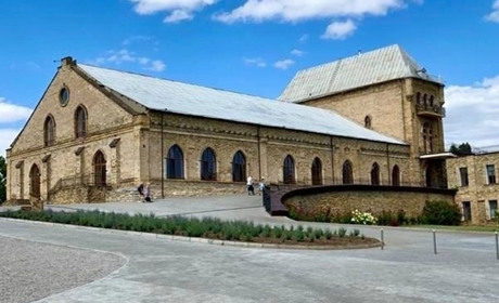 Окупанти пограбували шато Трубецького