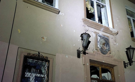 Обстріли Нікополя в ніч на 16 вересня: постраждала жінка, пошкоджено будинки, садок, підриємства