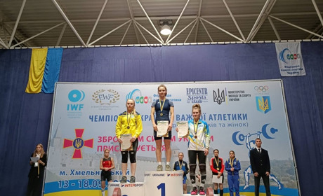 Оновлено. Жіноча збірна Луганщини з важкої атлетики посіла II місце на всеукраїнських змаганнях