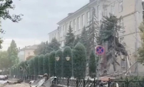 Окупанти в Херсоні збирають речі