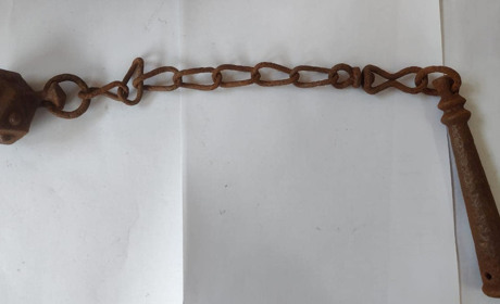 На Одещині митники завадили вивезти за кордон старовинну зброю під виглядом декору