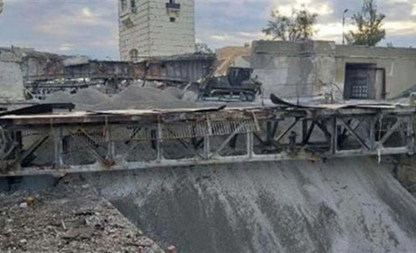 Засипали шлюз і відновили міст