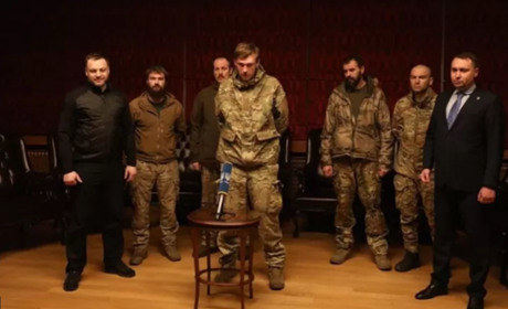 "Азовців" обміняли на Медведчука