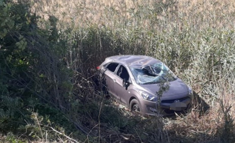 Біля села Маяки авто вилетіло в кювет та перевернулося. Постраждала пасажирка