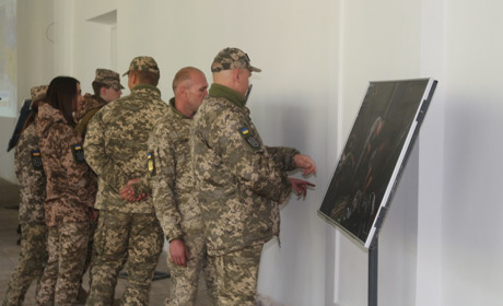 У місті працює фотовиставка в рамках кампанії “Вірю в Збройні Сили України”