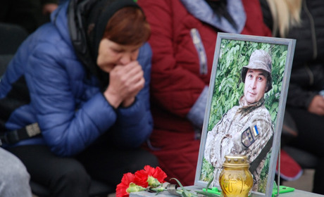 Шосткинці провели в останню путь Героя Василя Баранова (фото)