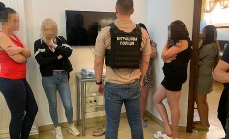 Втягували жінок в заняття проституцією: в Одесі затримали "бізнесменів" у сфері інтимних послуг