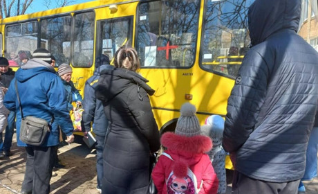 Евакуація з Курахового. Тричі на тиждень з міста можна безоплатно виїхати автобусами