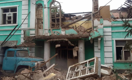 У Лисичанську вночі знищено будівлю місцевого водоканалу. Обстріл ЗСУ чи провокація окупантів?