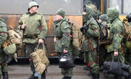 росія планує перекинути в білорусь 20 тис. "молодих" військових: що відомо?